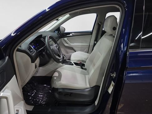 Used 2024 Volkswagen Tiguan SE AWD/4WD image 11