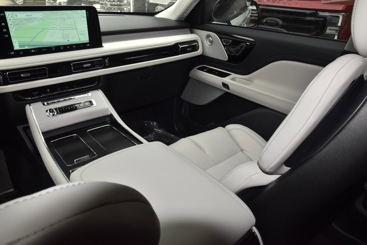 New 2027 Lincoln Aviator Reserve AWD/4WD image 18