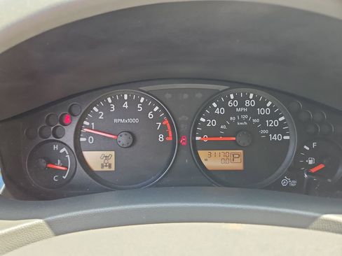 Used 2020 Nissan Frontier SV w/ Midnight Edition Floor Mats AWD/4WD image 16