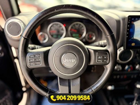 Used 2017 Jeep Wrangler Unlimited Sahara w/ Dual Top Group AWD/4WD image 12
