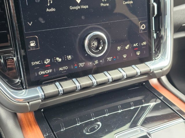 Used 2025 GMC Yukon Denali AWD/4WD image 28