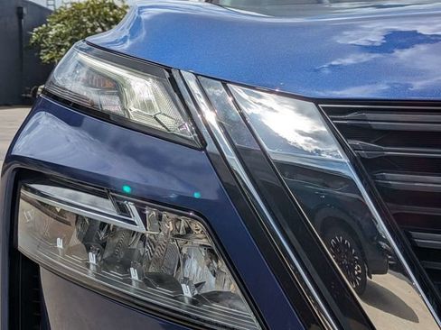 Used 2023 Nissan Rogue SV FWD image 10