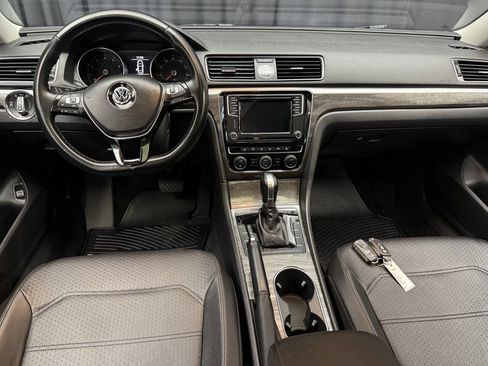 Used 2016 Volkswagen Passat 1.8T SE w/ Lighting Package (P06) FWD image 18