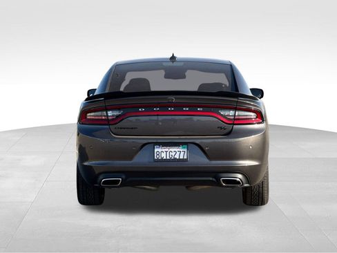 Used 2018 Dodge Charger R/T w/ Blacktop Package RWD image 4
