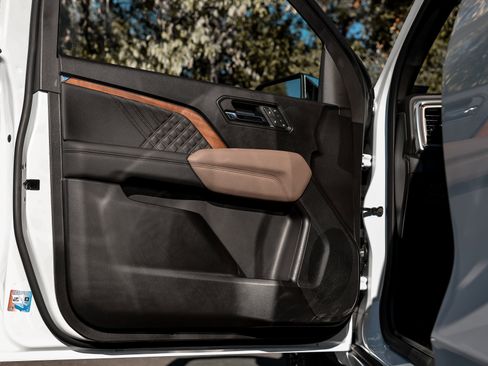 New 2026 GMC Canyon Denali image 16