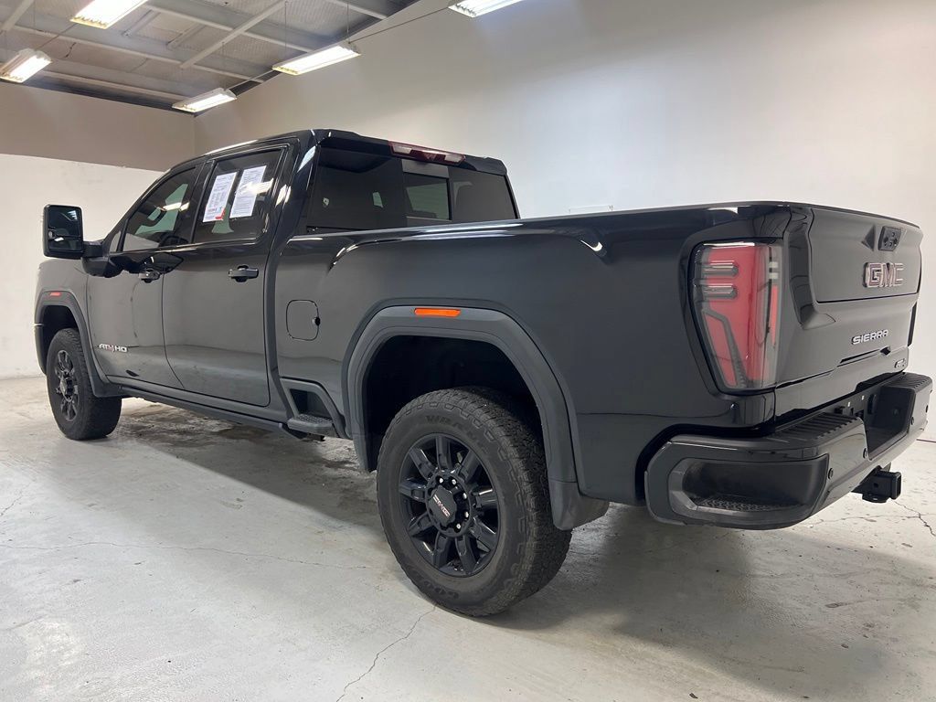 Used 2025 GMC Sierra 2500 AT4 w/ Technology Package AWD/4WD image 11