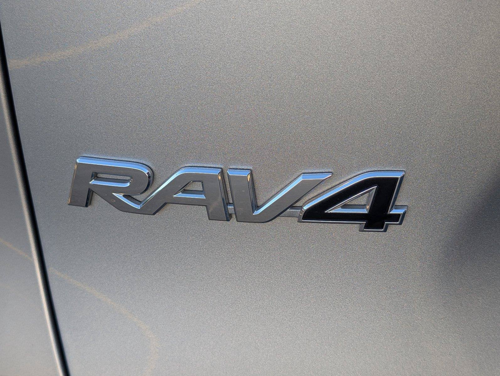Used 2020 Toyota RAV4 Limited FWD image 6