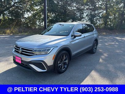Used 2023 Volkswagen Tiguan SE w/ Panoramic Sunroof Package