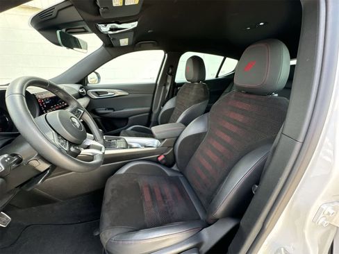 Used 2024 Dodge Hornet GT image 17