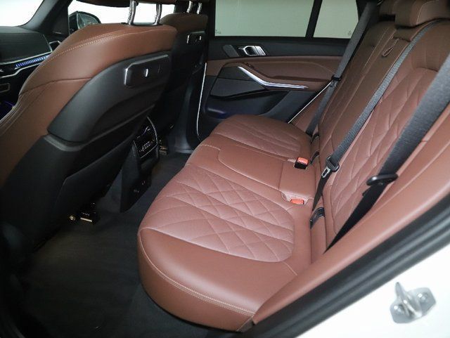 Used 2026 BMW X5 xDrive50e w/ M Sport Package AWD/4WD image 15