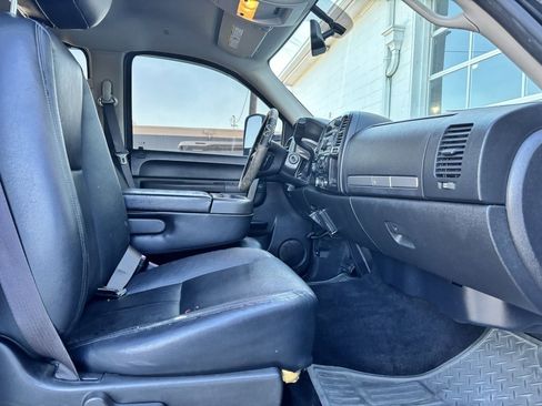 Used 2010 Chevrolet Silverado 2500 LT w/ Interior Plus Package image 20