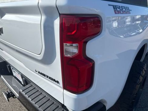 Used 2021 Chevrolet Silverado 1500 Custom Trail Boss w/ Realtree Special Edition AWD/4WD image 10
