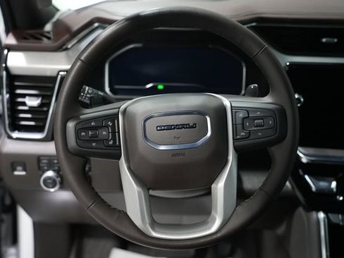 Used 2025 GMC Sierra 1500 Denali w/ Denali Reserve Package AWD/4WD image 14