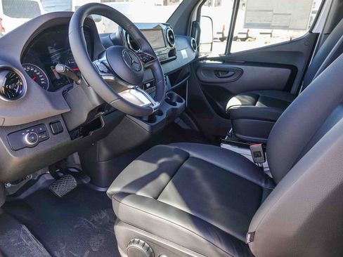 New 2025 Mercedes-Benz Sprinter 2500 image 17