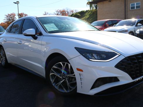 Used 2021 Hyundai Sonata SEL image 3