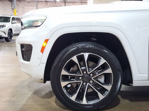 Used 2021 Jeep Grand Cherokee L Overland RWD image 5