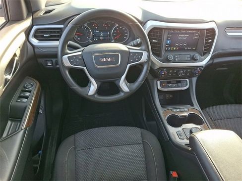 Used 2023 GMC Acadia SLE w/ Driver Convenience Package image 11