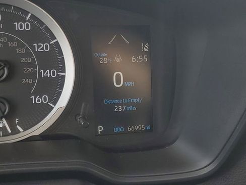 Used 2022 Toyota Corolla LE image 12