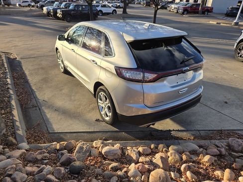Used 2018 Ford Edge Titanium image 7