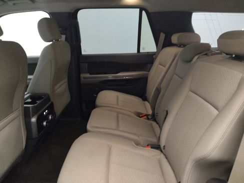 Used 2020 Ford Expedition XLT image 18