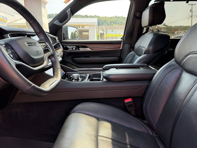 Used 2023 Jeep Grand Wagoneer 4WD image 14