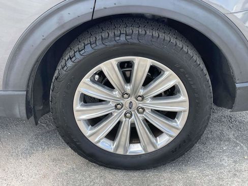 Used 2021 Ford Explorer Limited w/ Equipment Group 301A image 9