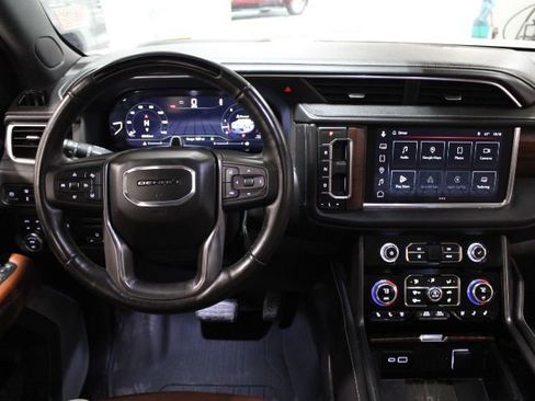 Used 2023 GMC Yukon XL Denali Ultimate w/ LPO, Floor Liner Package image 32