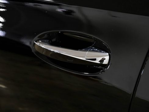 Used 2020 Mercedes-Benz GLE 350 w/ AMG Line Exterior image 34