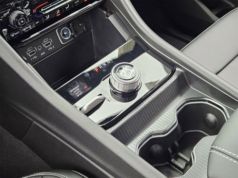 New 2025 Jeep Grand Cherokee Limited w/ Black Appearance Package image 21