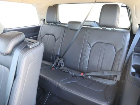Used 2018 Ford Expedition Platinum RWD image 15