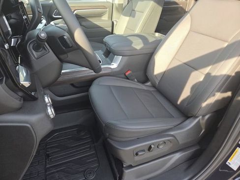 New 2025 GMC Sierra 3500 SLT w/ SLT Premium Package image 33