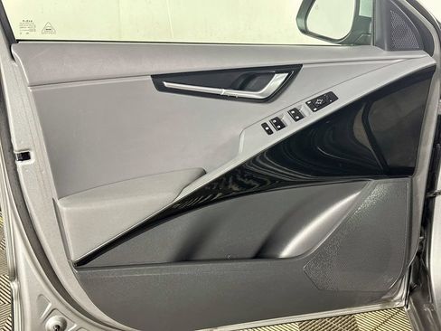 Certified 2023 Kia Niro EX FWD image 11