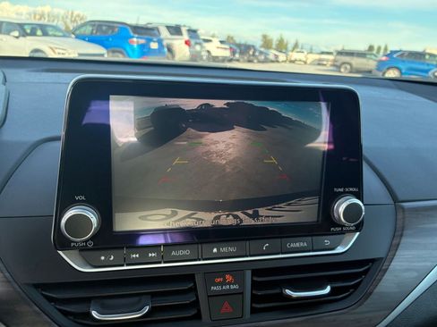 Used 2025 Nissan Altima 2.5 SV image 23