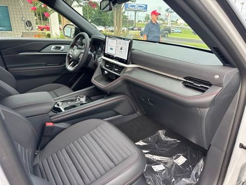 Used 2026 Ford Explorer ST-Line w/ ST-Line Street Pack AWD/4WD image 13