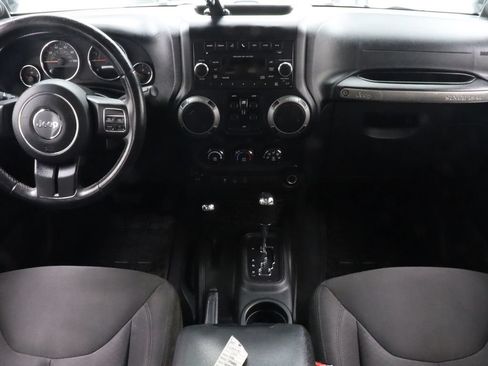 Used 2014 Jeep Wrangler Unlimited Sport w/ Quick Order Package 24S AWD/4WD image 17