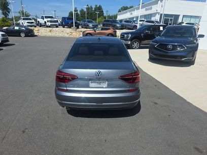 Used 2018 Volkswagen Passat 2.0T SE