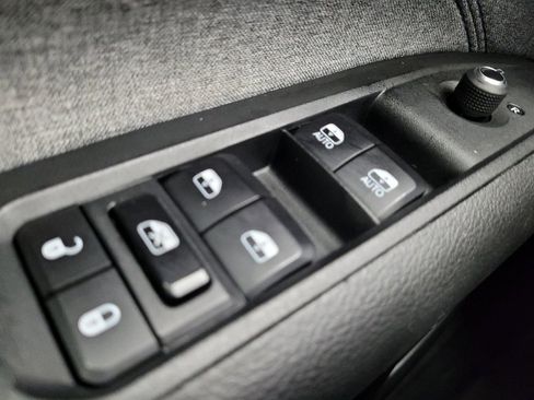 Used 2024 Jeep Compass Latitude AWD/4WD image 27