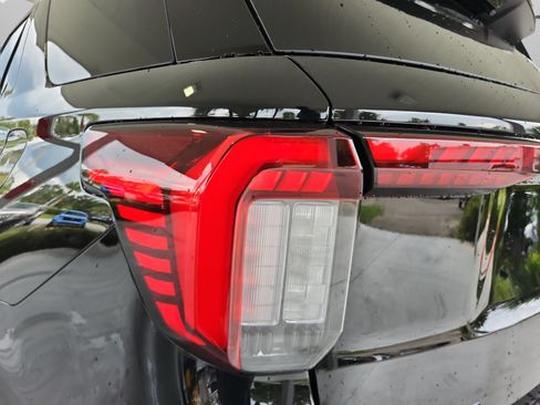New 2026 Ford Explorer Active RWD image 30