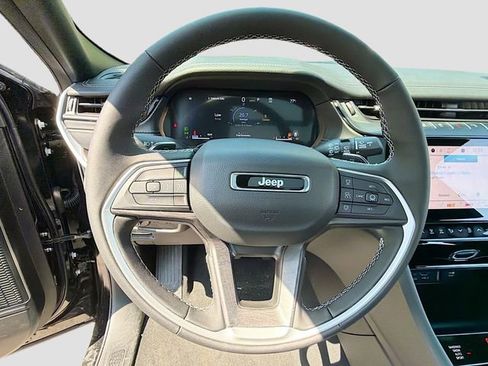 New 2026 Jeep Grand Cherokee Limited w/ Limited Altitude Package AWD/4WD image 12