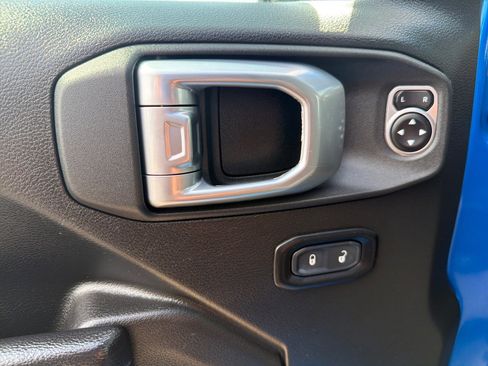 Used 2023 Jeep Wrangler Unlimited Sport AWD/4WD image 20