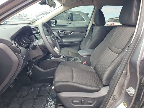 Used 2019 Nissan Rogue SV image 7