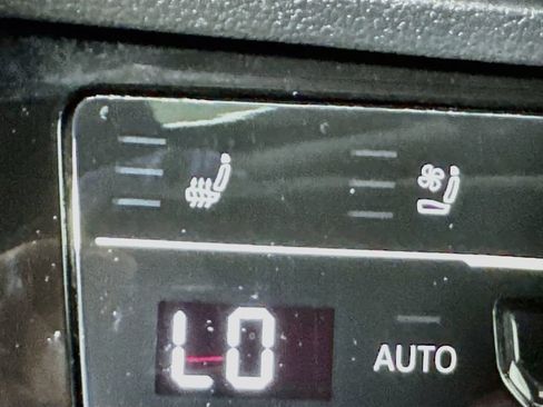 Used 2025 Volkswagen Jetta GLI Autobahn FWD image 24