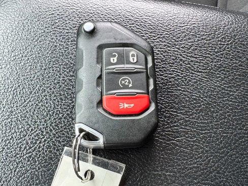 Used 2021 Jeep Wrangler Unlimited Sport AWD/4WD image 30