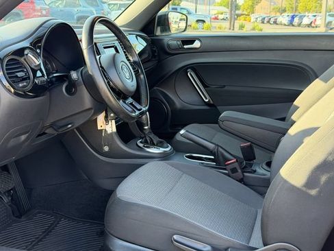 Used 2018 Volkswagen Beetle 2.0T S FWD image 15
