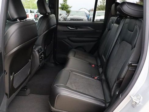 New 2025 Jeep Grand Cherokee Altitude image 35