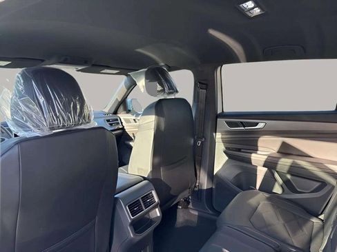 New 2026 Volkswagen Atlas Cross Sport SE image 6
