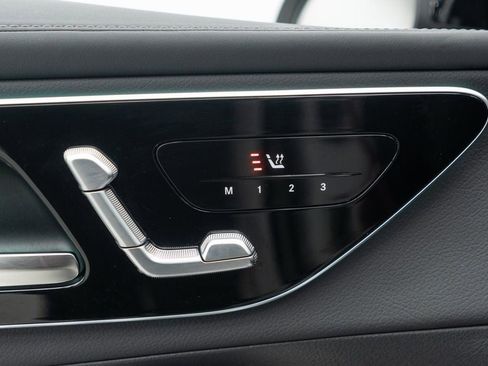 Used 2025 Mercedes-Benz GLC 43 AMG 4MATIC image 17