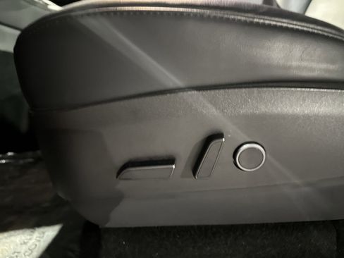 Used 2023 Tesla Model Y Long Range image 14