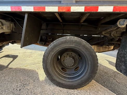 Used 2005 Ford F450 4x4 Regular Cab Super Duty image 14