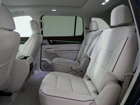 New 2026 Buick Enclave Avenir w/ Super Cruise Package AWD/4WD image 15